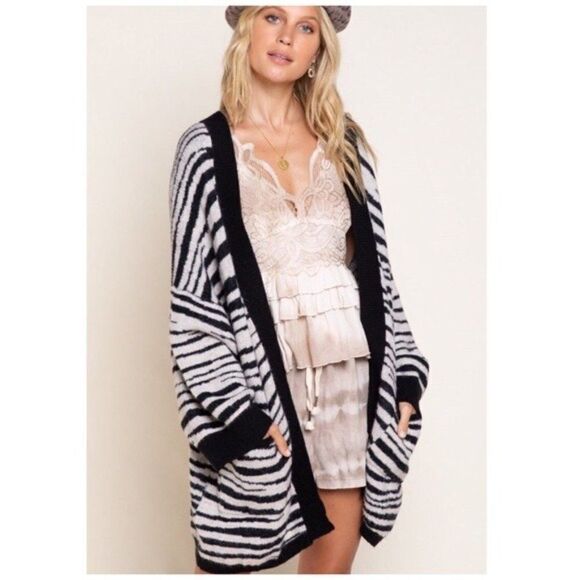 CARDIGAN Black & White Zebra Pattern - Picture 2 of 11